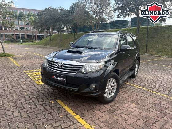 TOYOTA HILUX SW4 3.0 SRV 4X4 7 LUGARES 16V TURBO INTERCOOLER DIESEL 4P AUTOMÁTICO